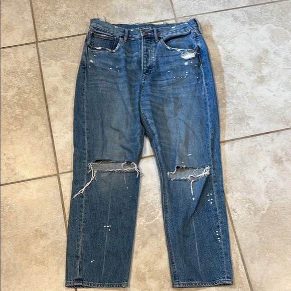 American Eagle 90s Boyfriend Destroyed Relaxed Crop Jeans 6 short - Picture 1 of 8